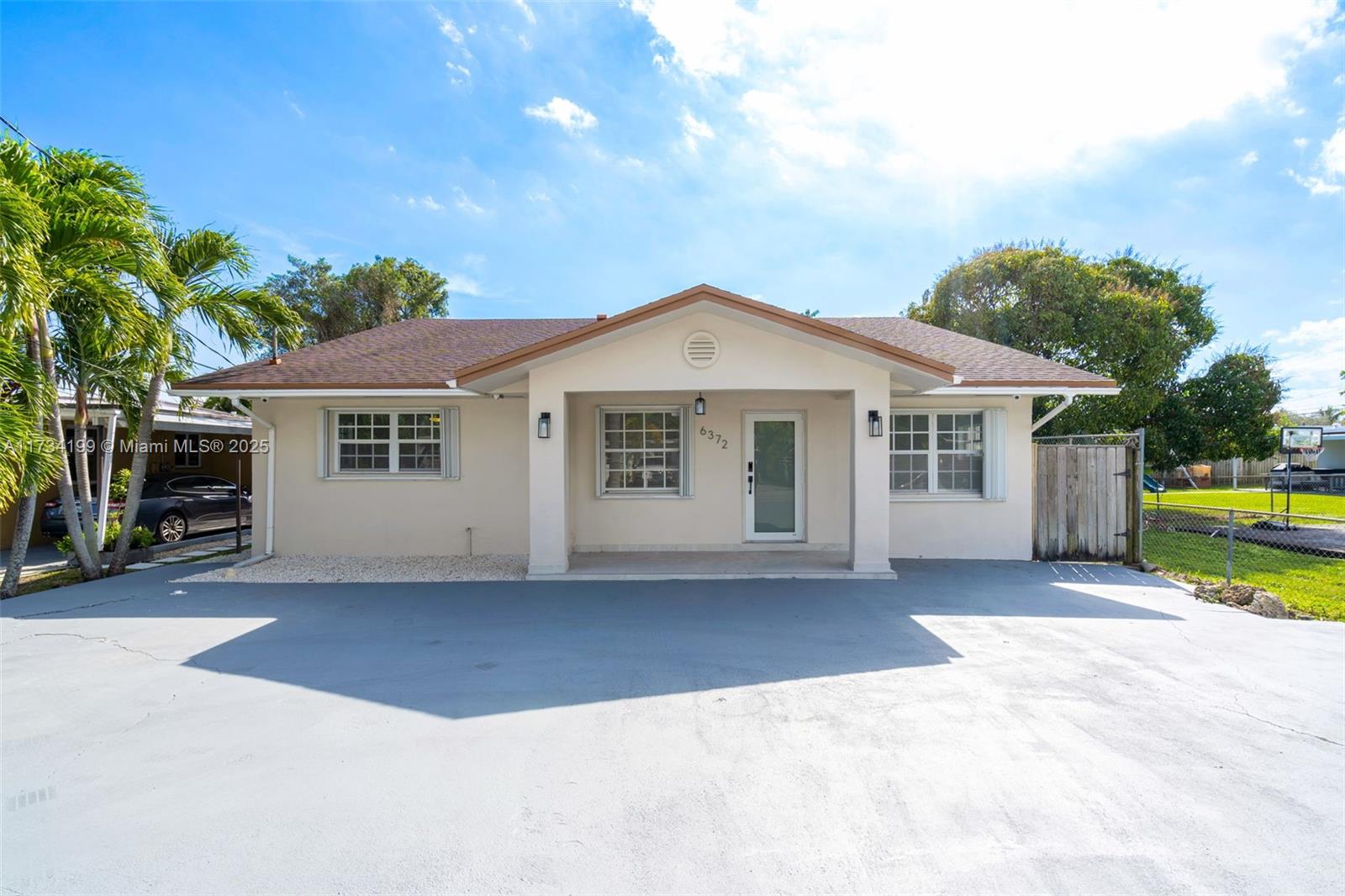 6372 SW 32nd St, Miami, Florida image 3