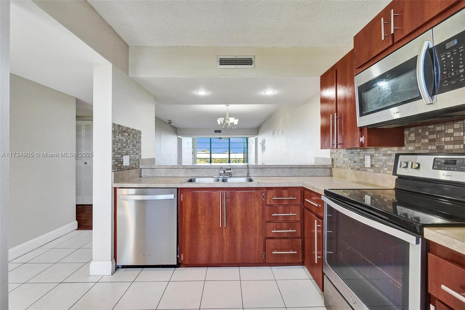 1508 Whitehall Dr #305, Davie, Florida image 11