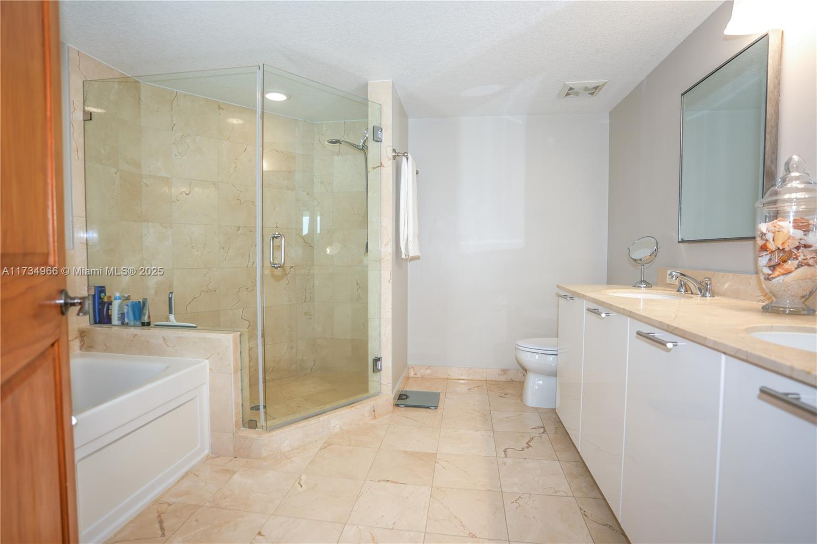 1800 N Bayshore Dr #2501, Miami FL 33132
