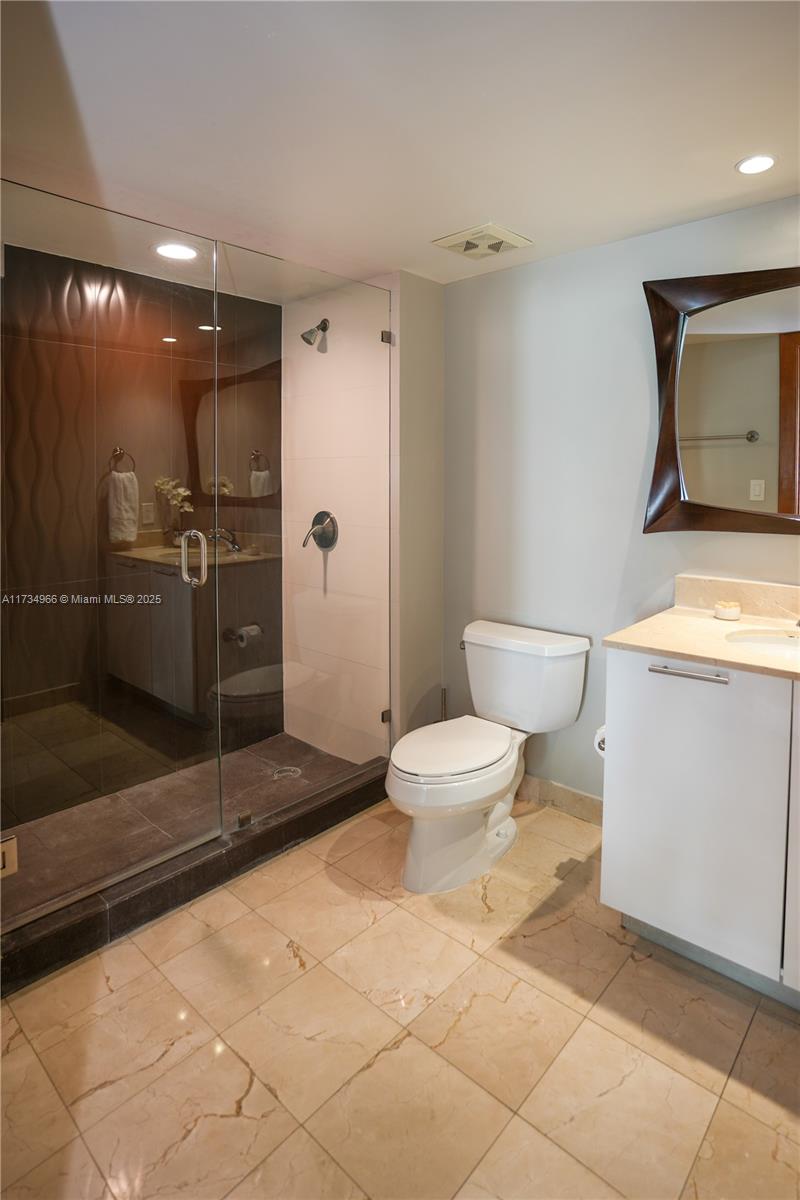 1800 N Bayshore Dr #2501, Miami FL 33132