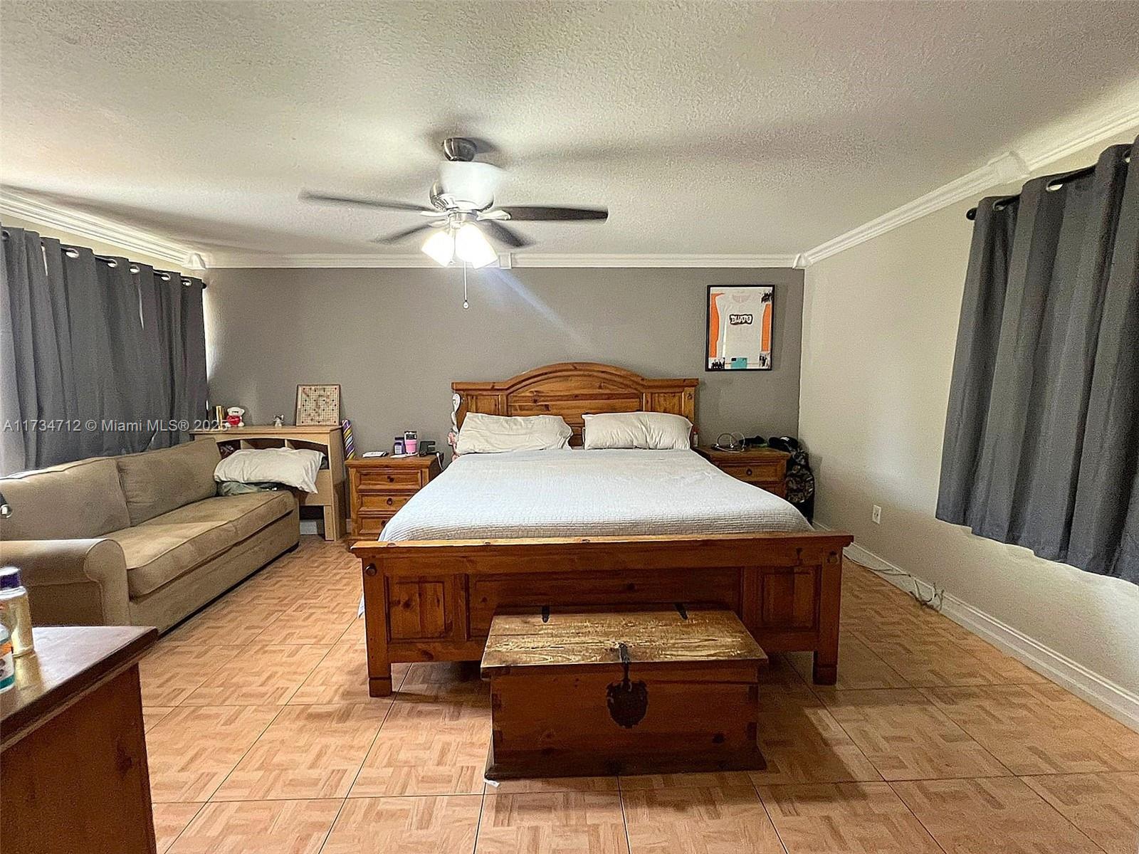 Listing Photo 11