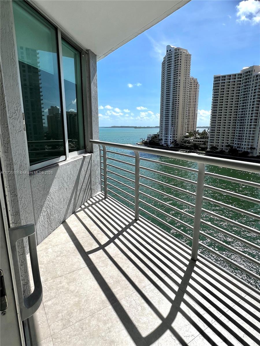 325 S Biscayne Blvd #1121, Miami FL 33131
