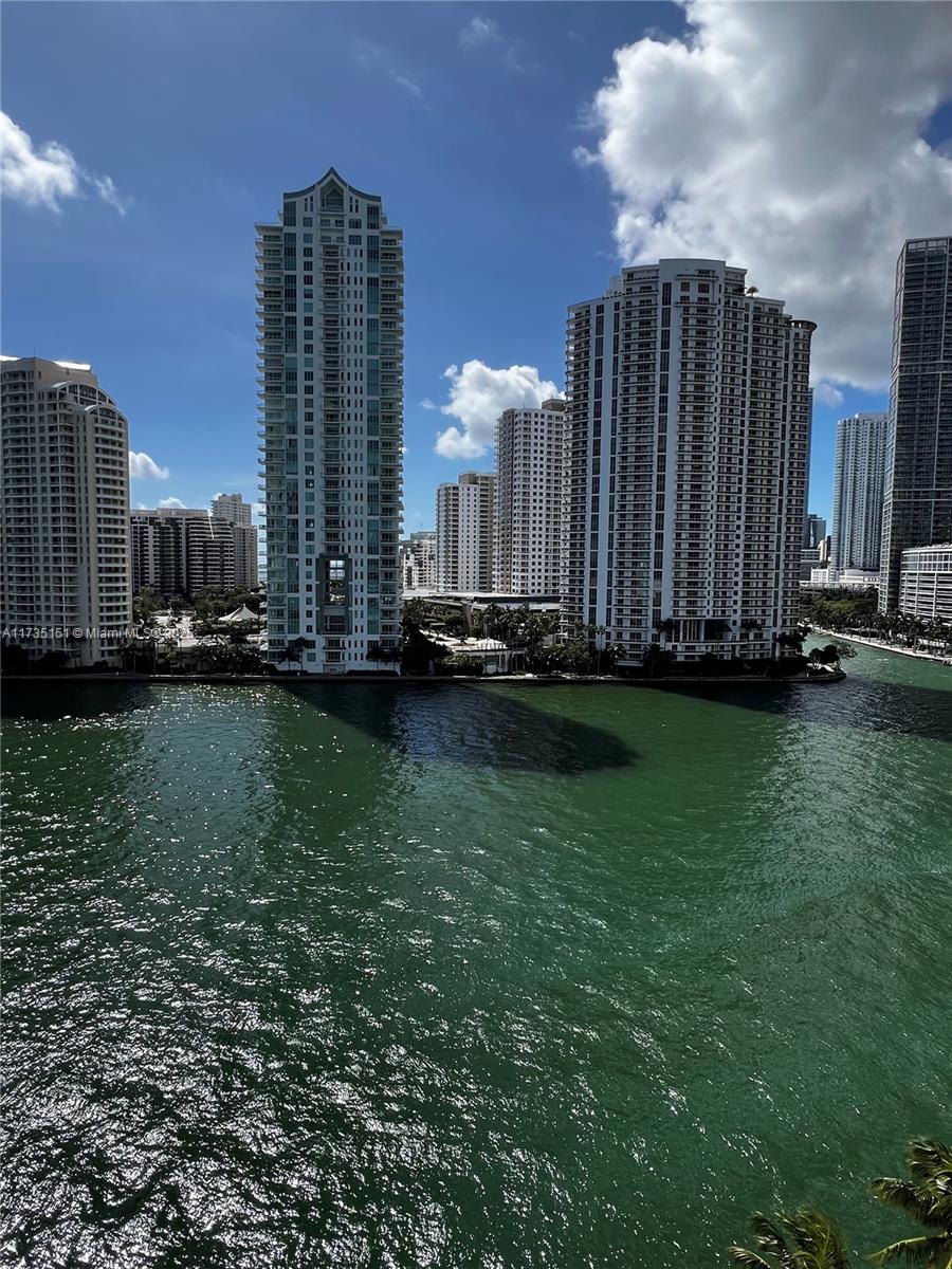 325 S Biscayne Blvd #1121, Miami FL 33131