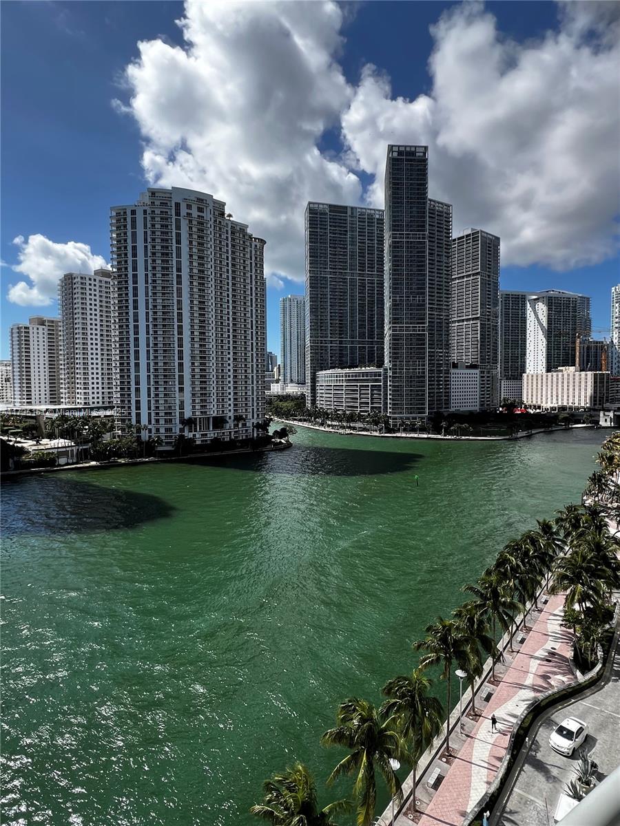 325 S Biscayne Blvd #1121, Miami FL 33131