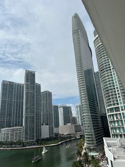 325 S Biscayne Blvd #1121, Miami FL 33131