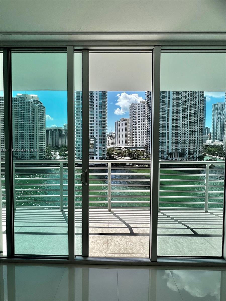 325 S Biscayne Blvd #1121, Miami FL 33131