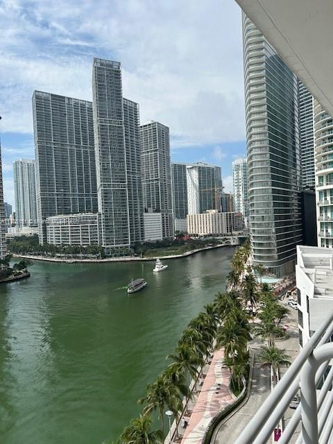 325 S Biscayne Blvd #1121, Miami FL 33131