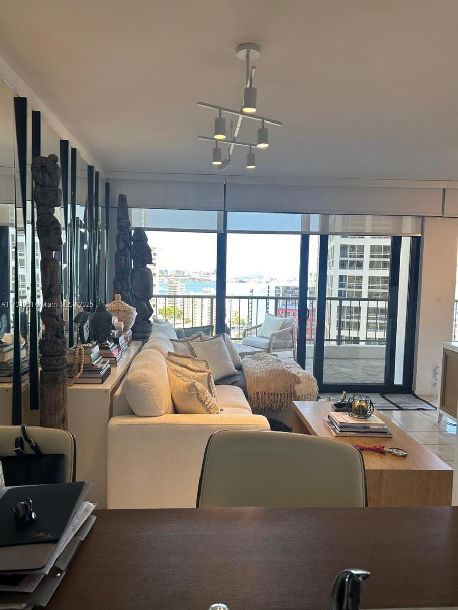 1581 Brickell Ave #1908, Miami FL 33129