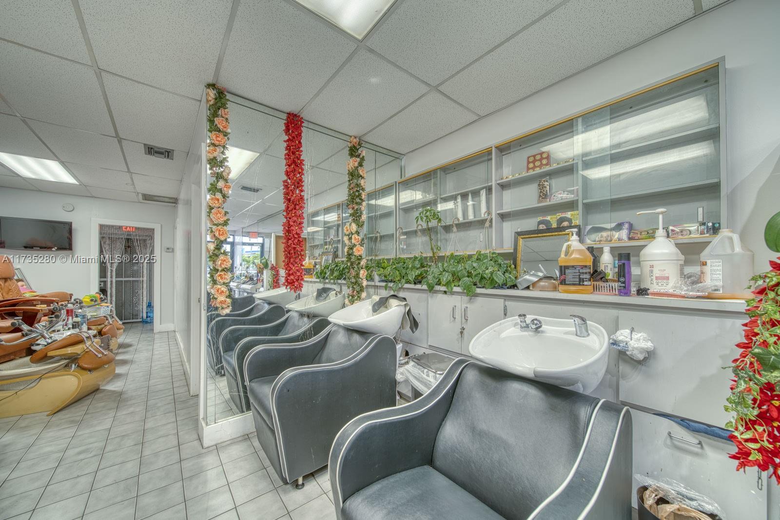 Full-Service Beauty Salon For Sale In Sweetwater