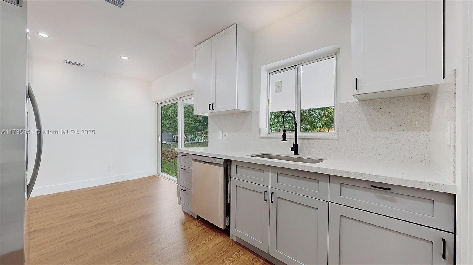 870 NE 157 Terr, North Miami Beach, Florida image 10