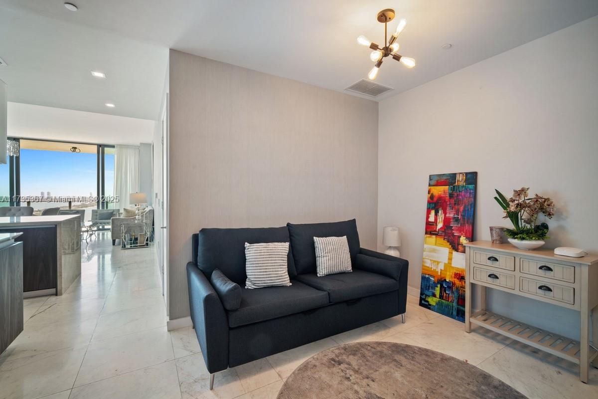 480 NE 31 #2707, Miami FL 33137