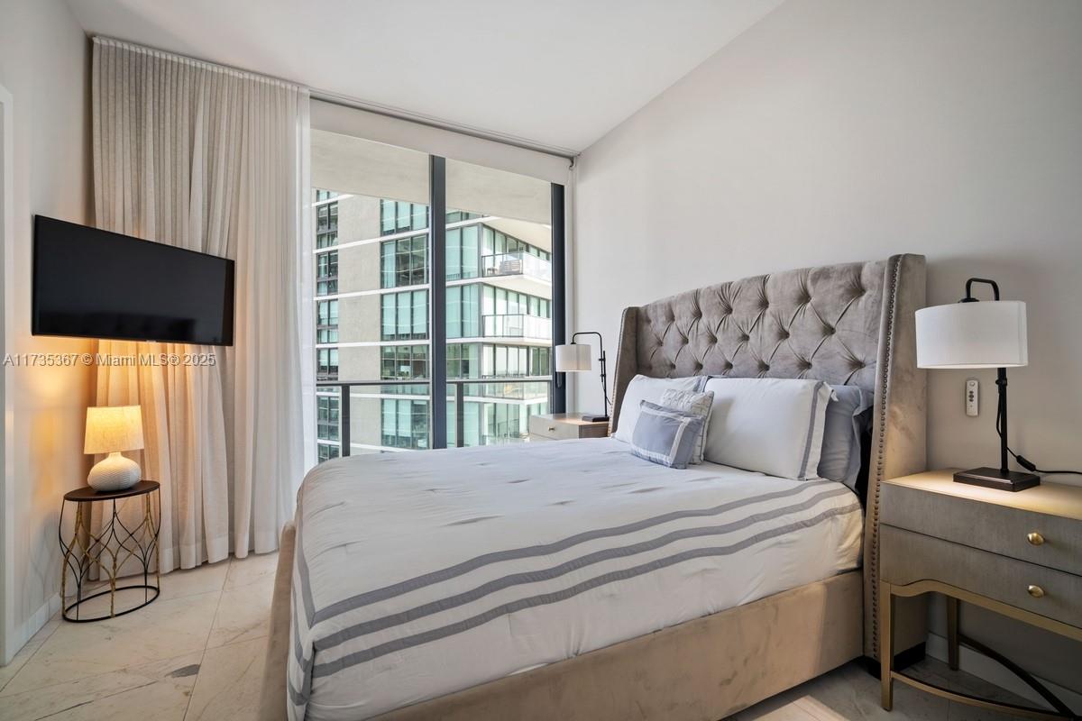 480 NE 31 #2707, Miami FL 33137