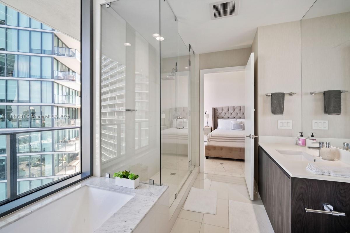 480 NE 31 #2707, Miami FL 33137