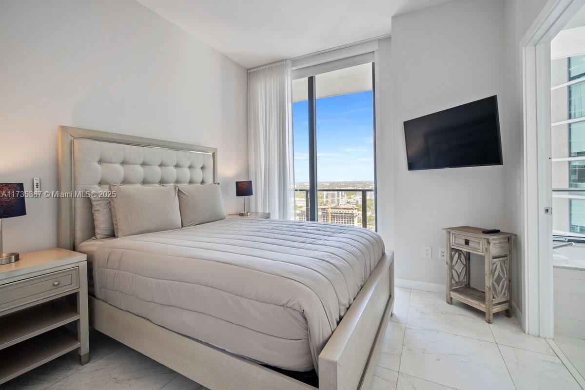 480 NE 31 #2707, Miami FL 33137
