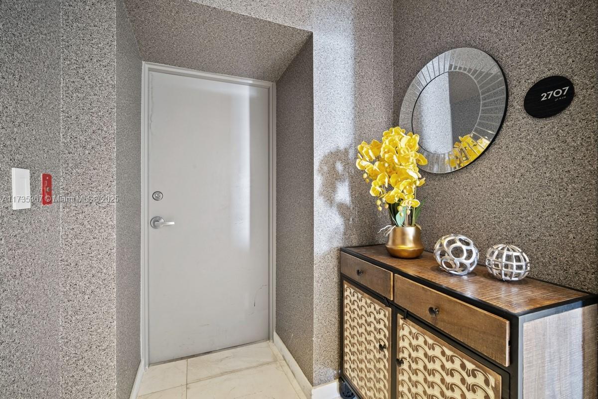 480 NE 31 #2707, Miami FL 33137