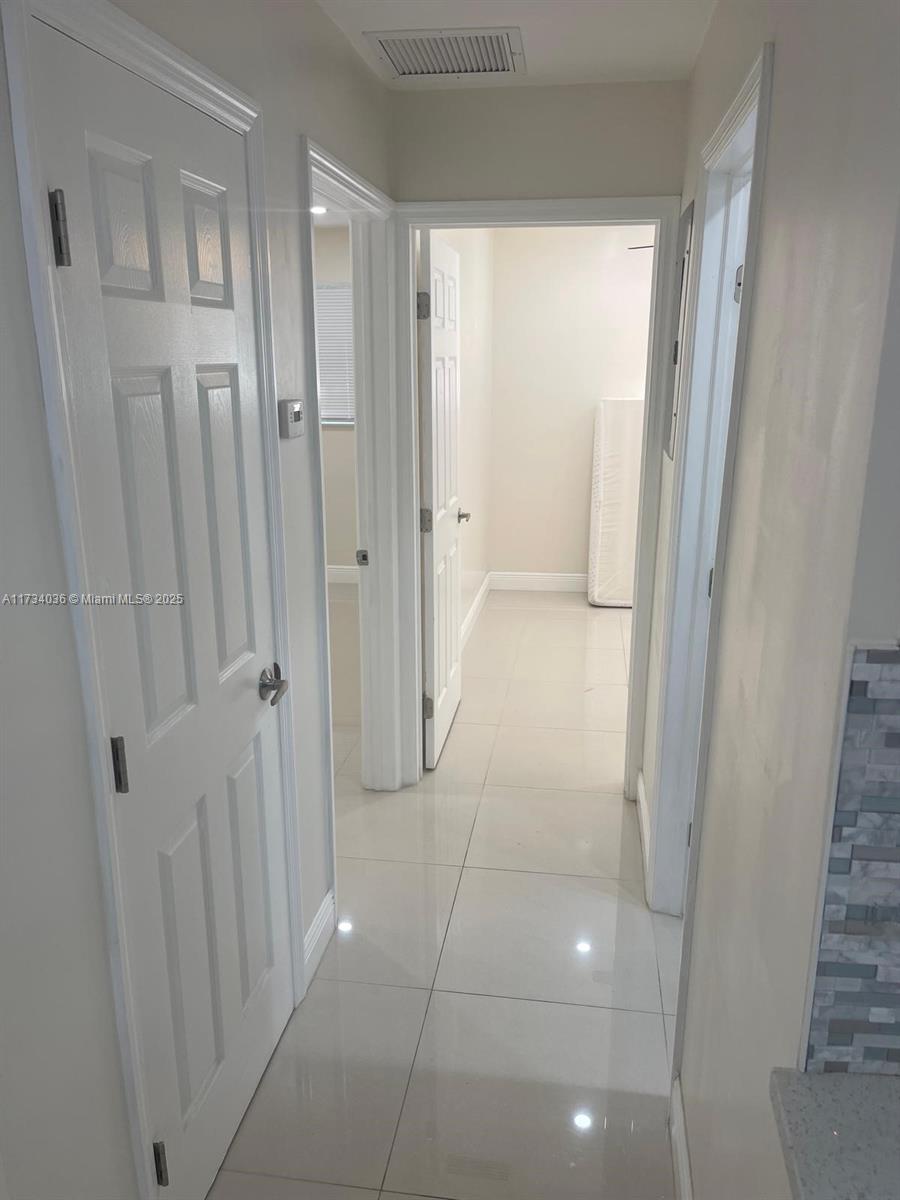 1187 NW 29th Ter, Fort Lauderdale, Florida image 12
