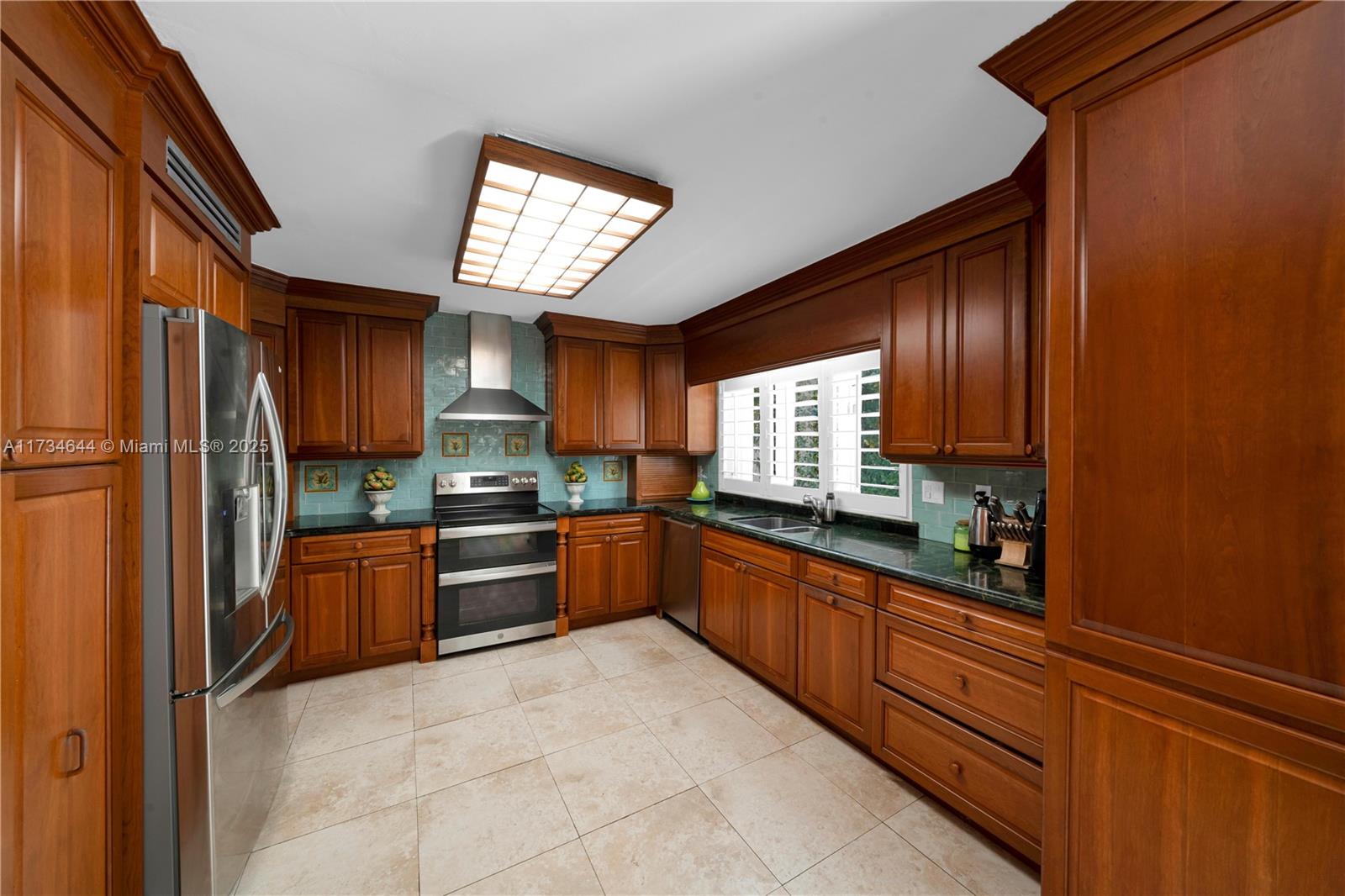 Listing Photo 10