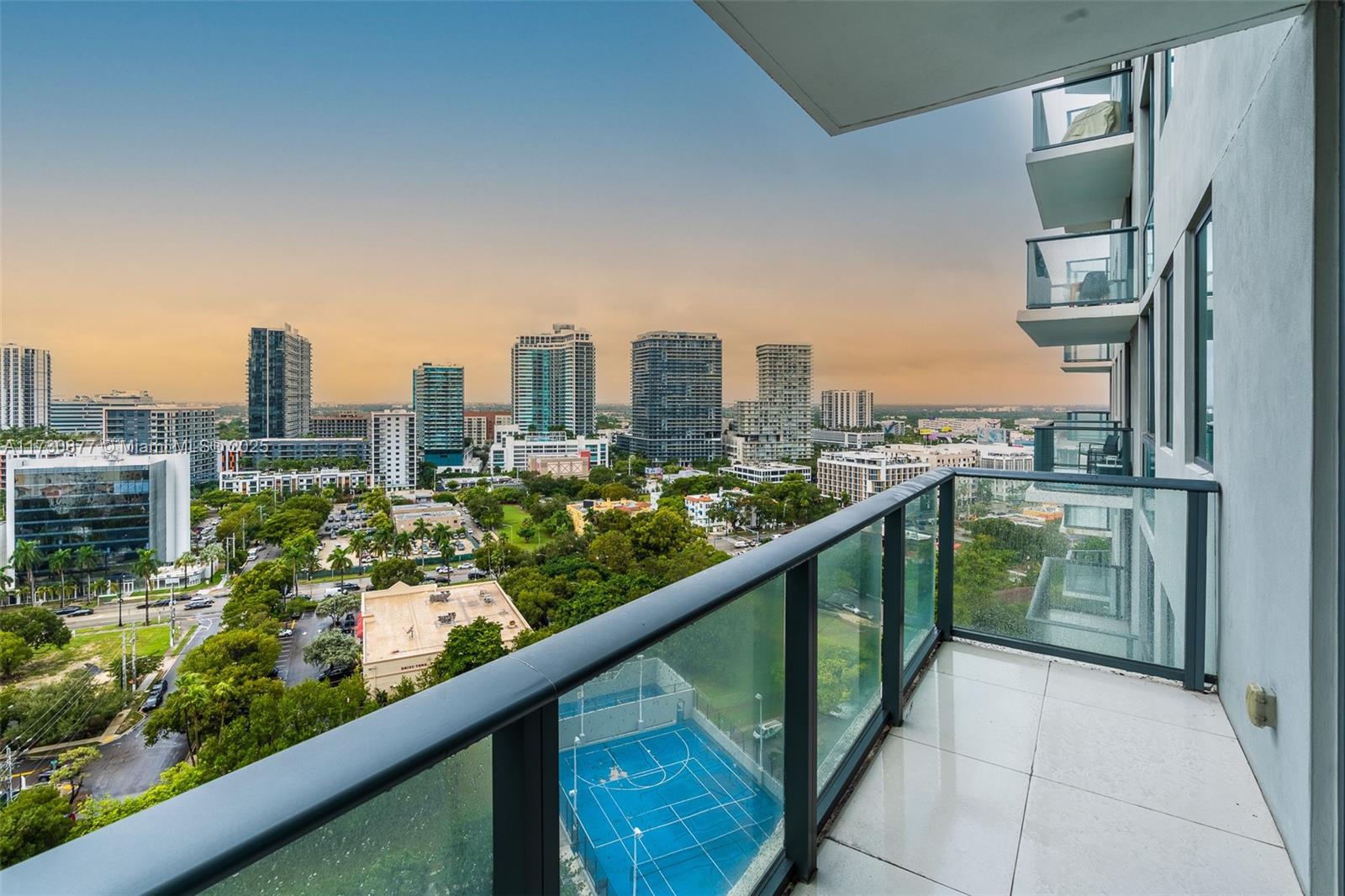 This beautifully equipped unit offers the perfect blend of comfort and Miami lifestyle. With 2 bedrooms + den, it features spacious, well-lit rooms, including a dining area and generous living room. Nestled in the brand-new, 46-story Paraiso Bayviews tower in Edgewater, it offers luxurious amenities: a state-of-the-art gym, spa, kids' playroom, business center, party room, 75-foot sunset pool on the 9th floor, plus a rooftop pool, spa, party room, and BBQ area. Residents also enjoy access to the Paraiso park, marina, Michael Schwartz restaurant, and Beach Club. The unit includes a storage space, available for separate negotiation.