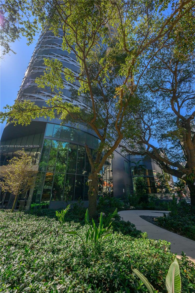1000 Brickell Plz #3702, Miami FL 33131