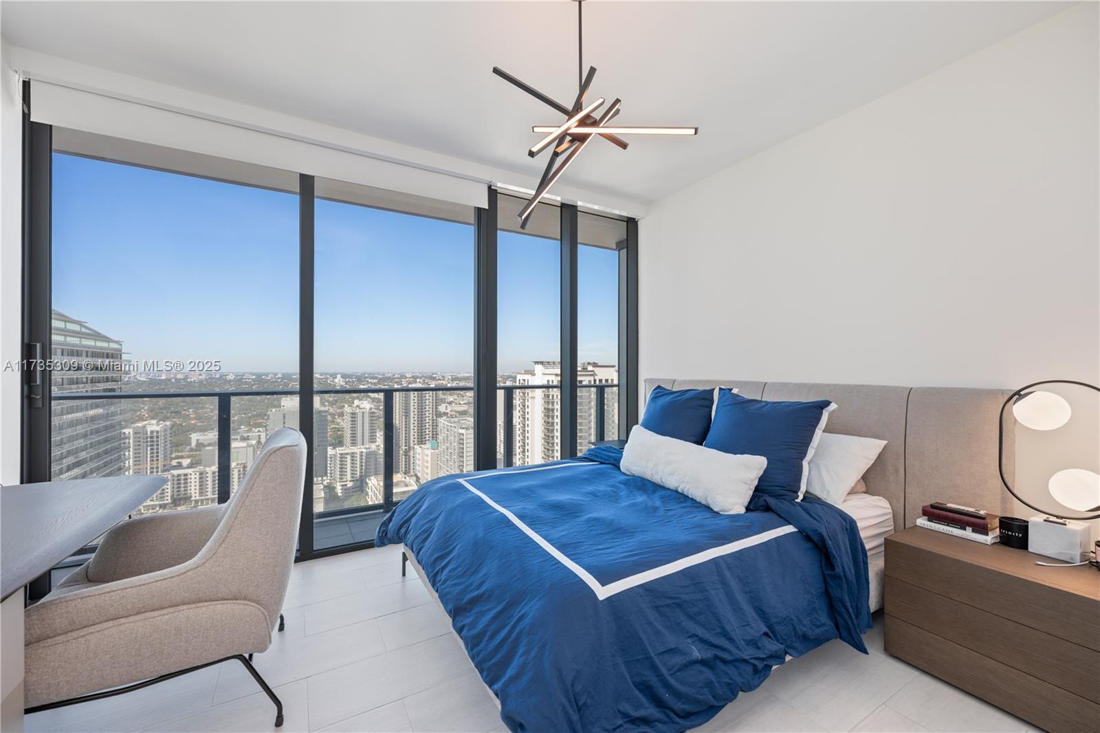 1000 Brickell Plz #3702, Miami FL 33131