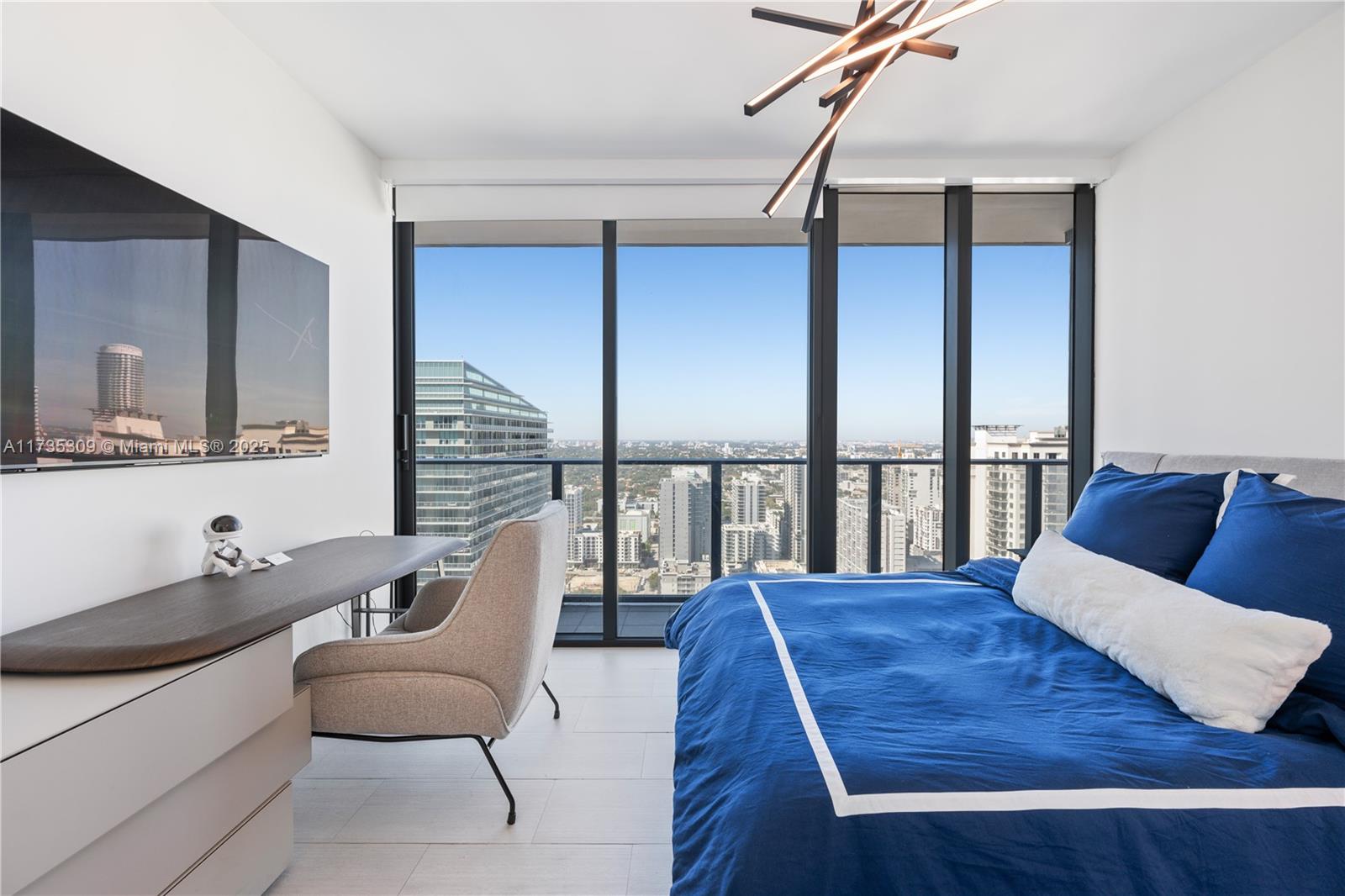 1000 Brickell Plz #3702, Miami FL 33131