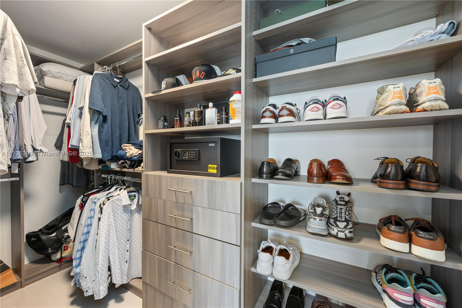 1000 Brickell Plz #3702, Miami FL 33131