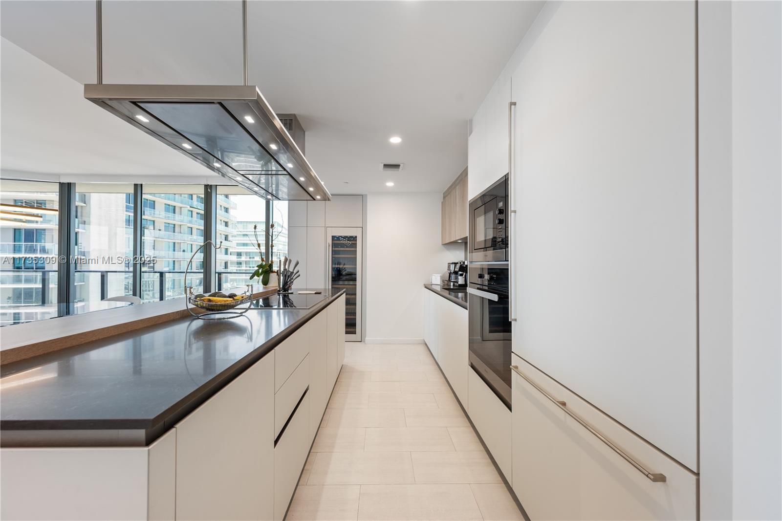 1000 Brickell Plz #3702, Miami FL 33131