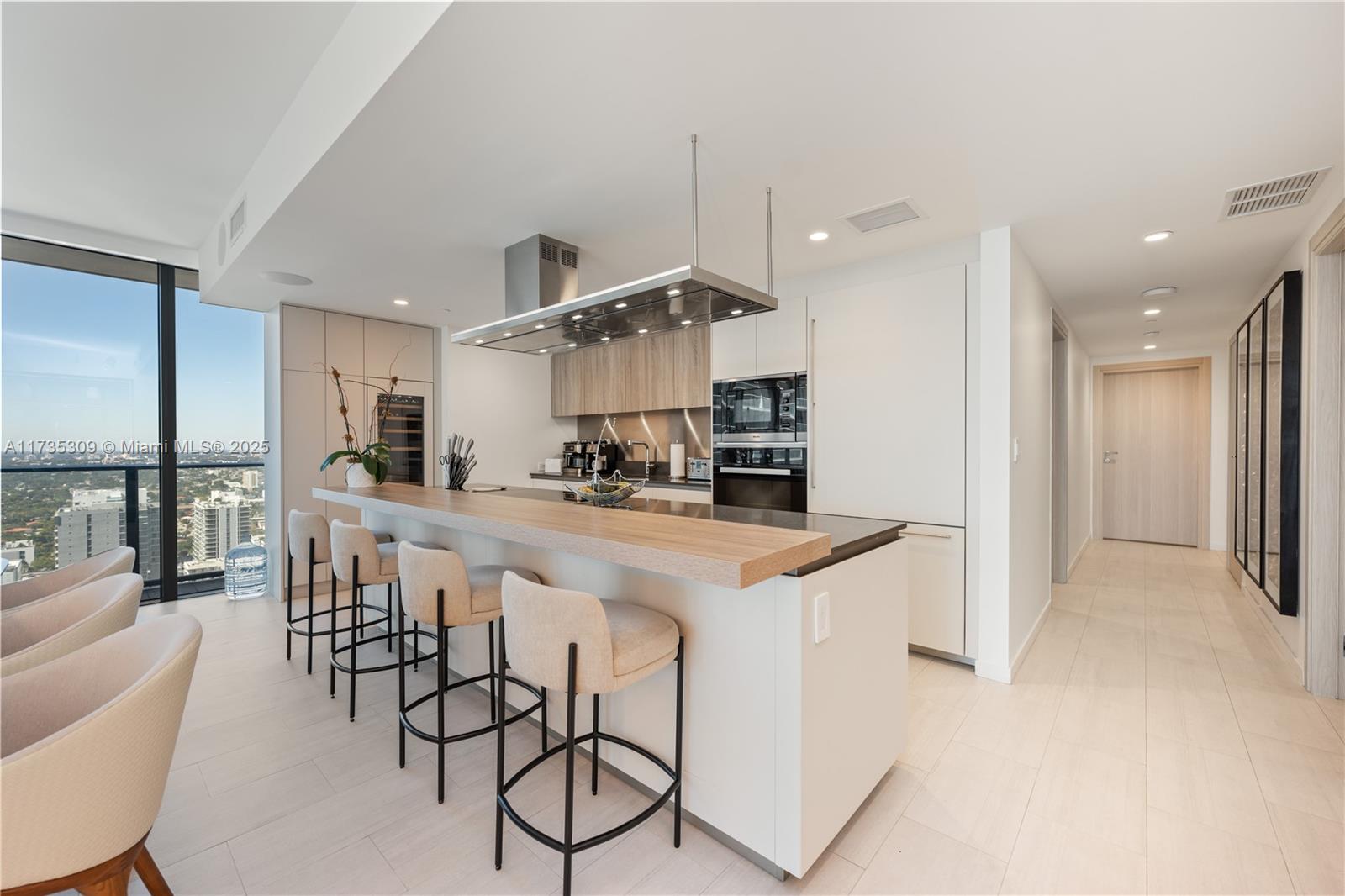1000 Brickell Plz #3702, Miami FL 33131