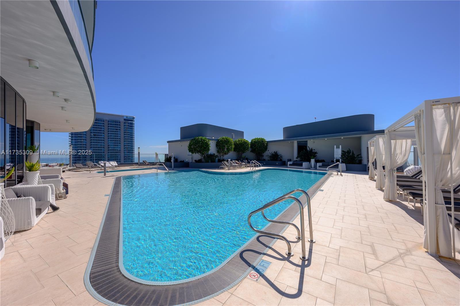 1000 Brickell Plz #3702, Miami FL 33131