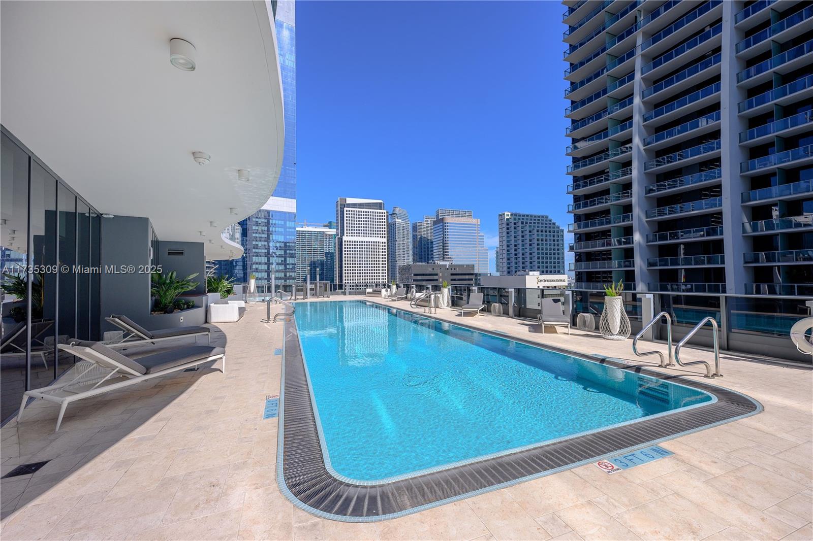 1000 Brickell Plz #3702, Miami FL 33131