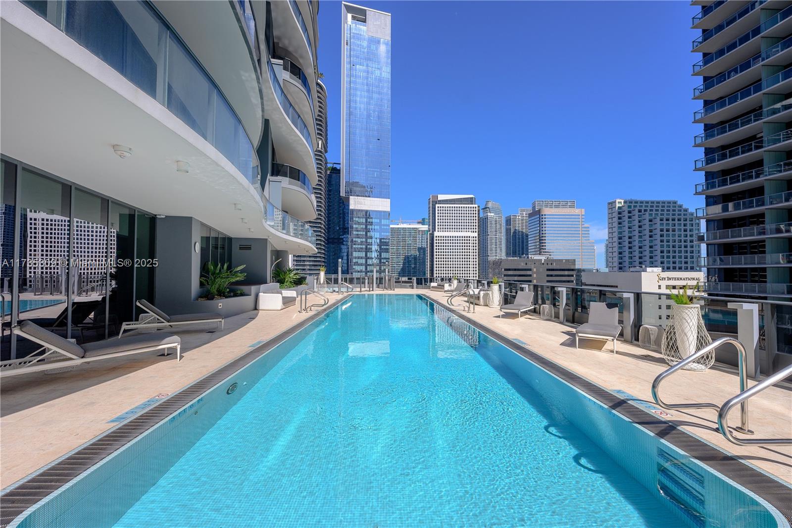 1000 Brickell Plz #3702, Miami FL 33131