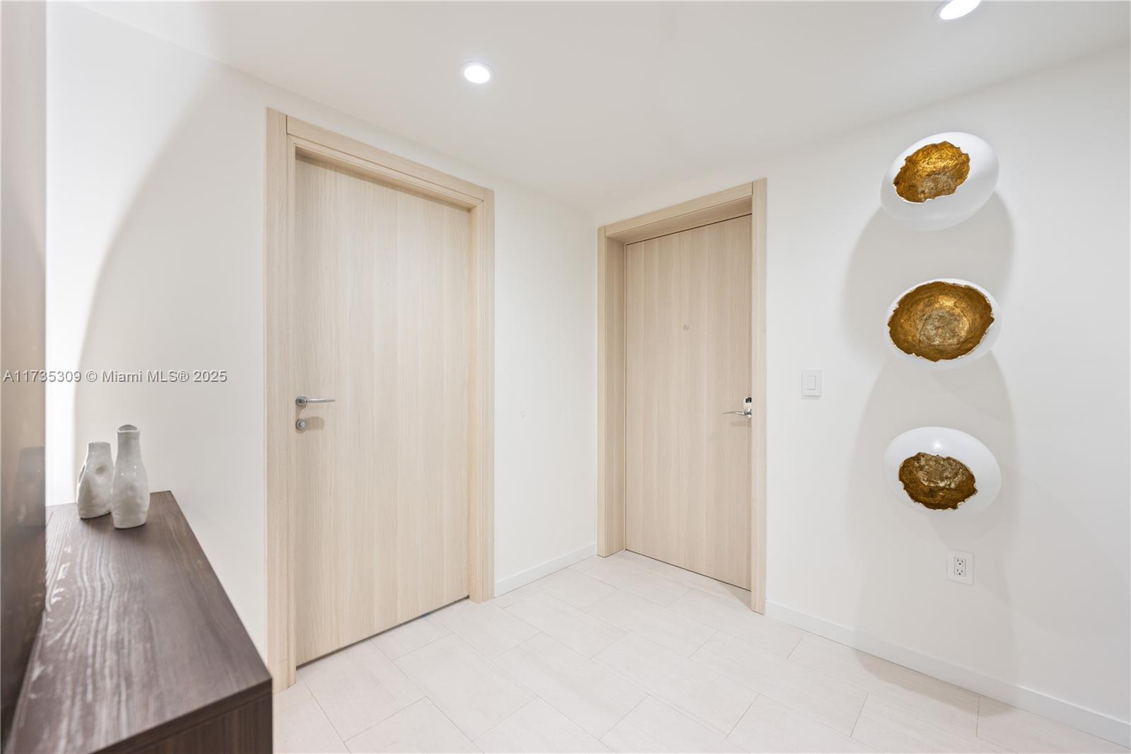 1000 Brickell Plz #3702, Miami FL 33131