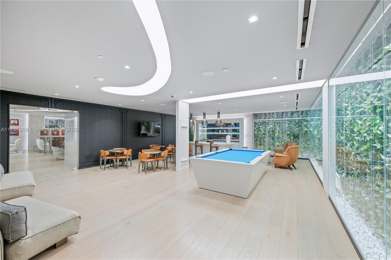 1000 Brickell Plz #3702, Miami FL 33131