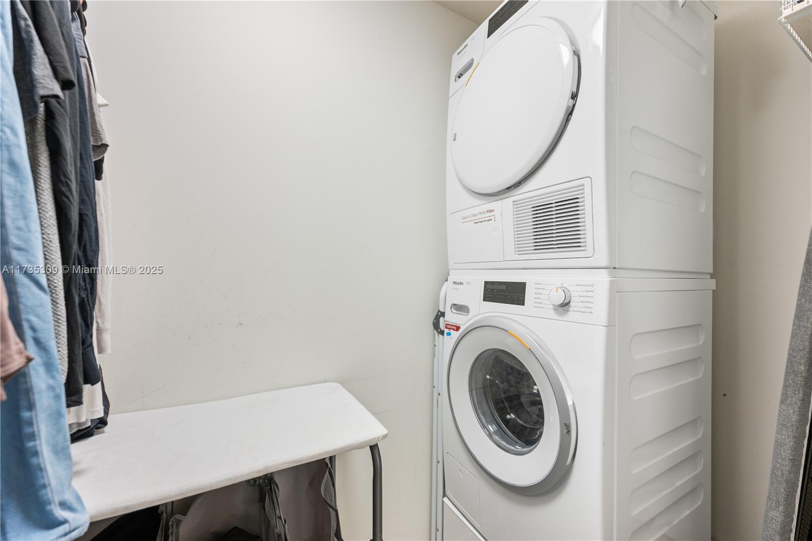 1000 Brickell Plz #3702, Miami FL 33131