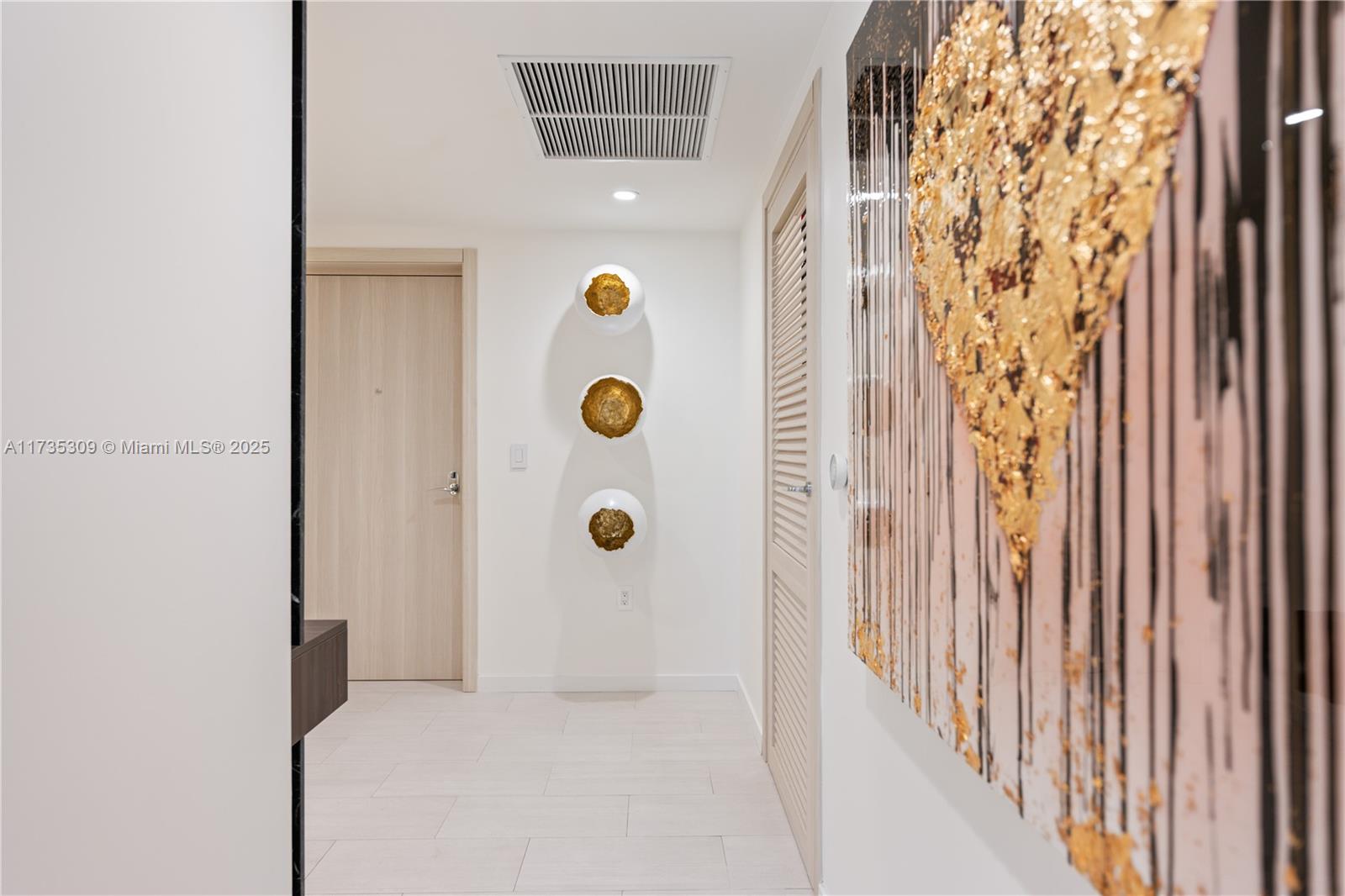 1000 Brickell Plz #3702, Miami FL 33131