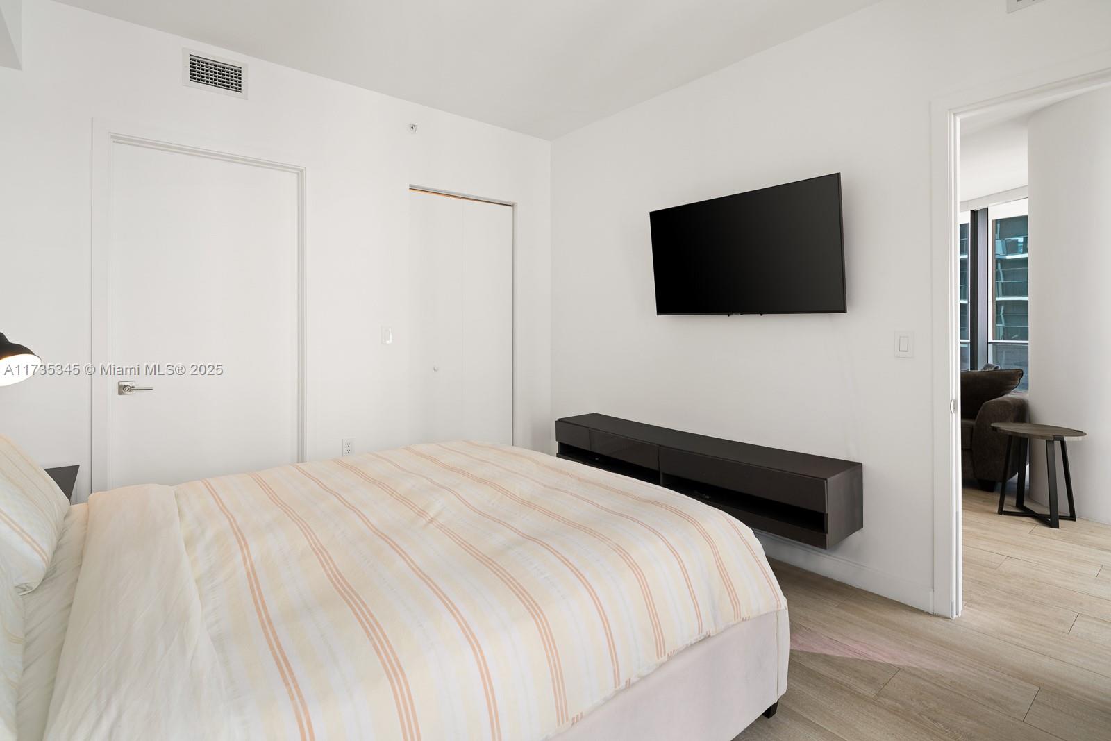 55 SW 9th St #2408, Miami FL 33130