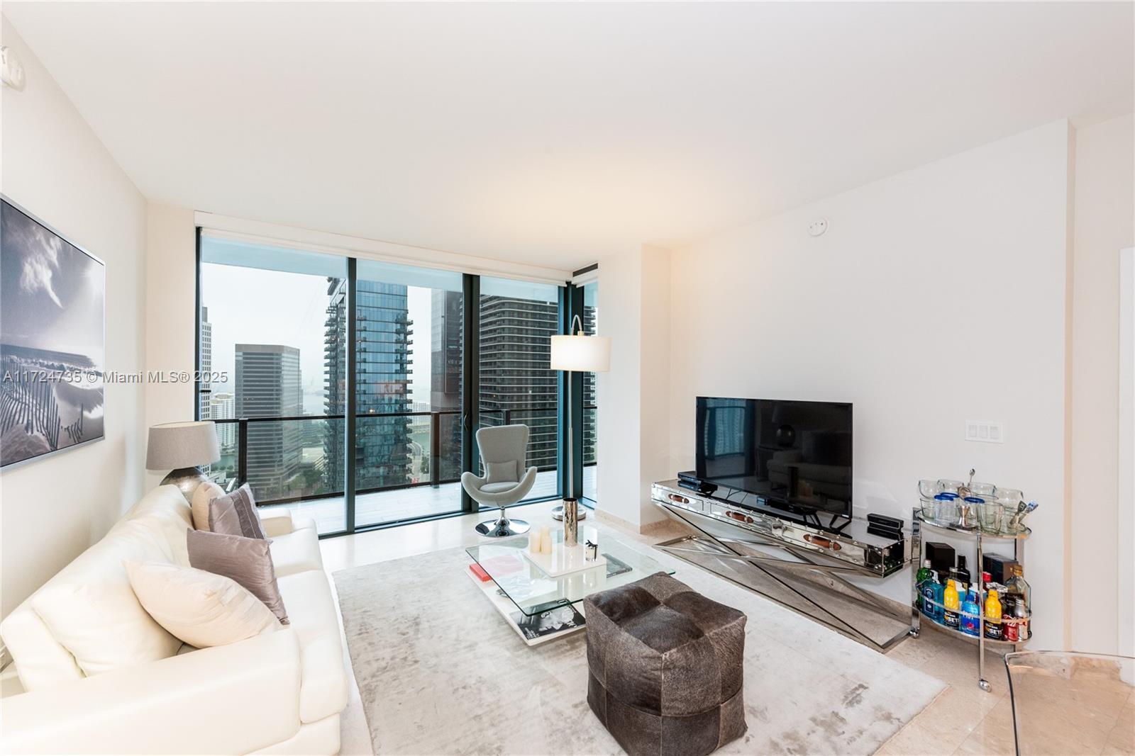 Condo for Sale in Miami, FL