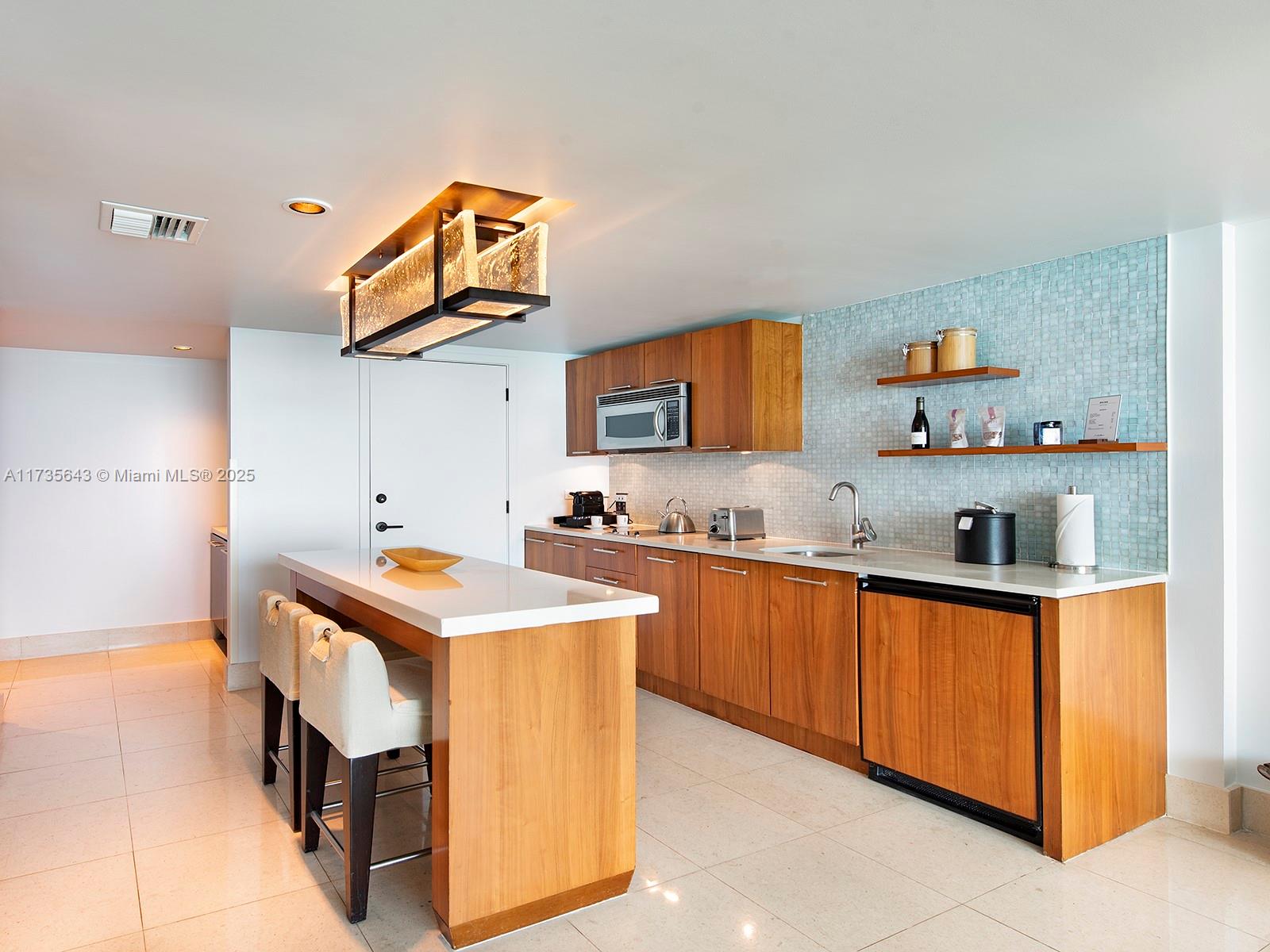 6801 COLLINS AVE #717, Miami Beach FL 33141