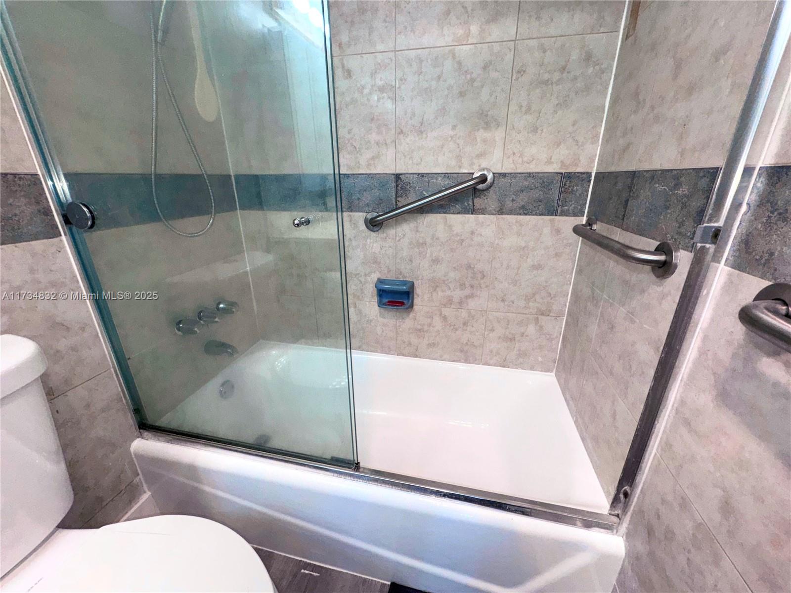Listing Photo 10