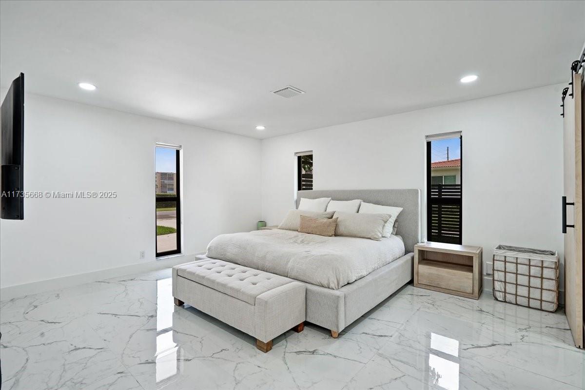 205 SE 3rd Ave, Dania Beach, Florida image 14