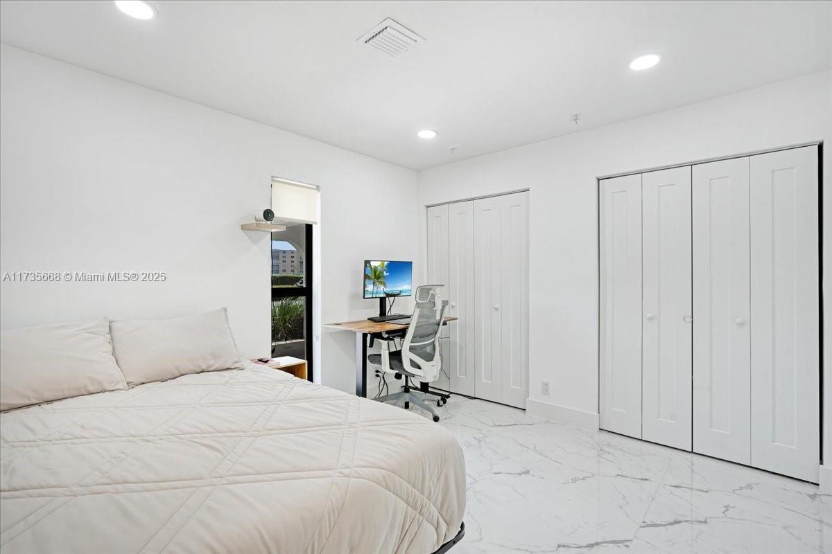 205 SE 3rd Ave, Dania Beach, Florida image 19