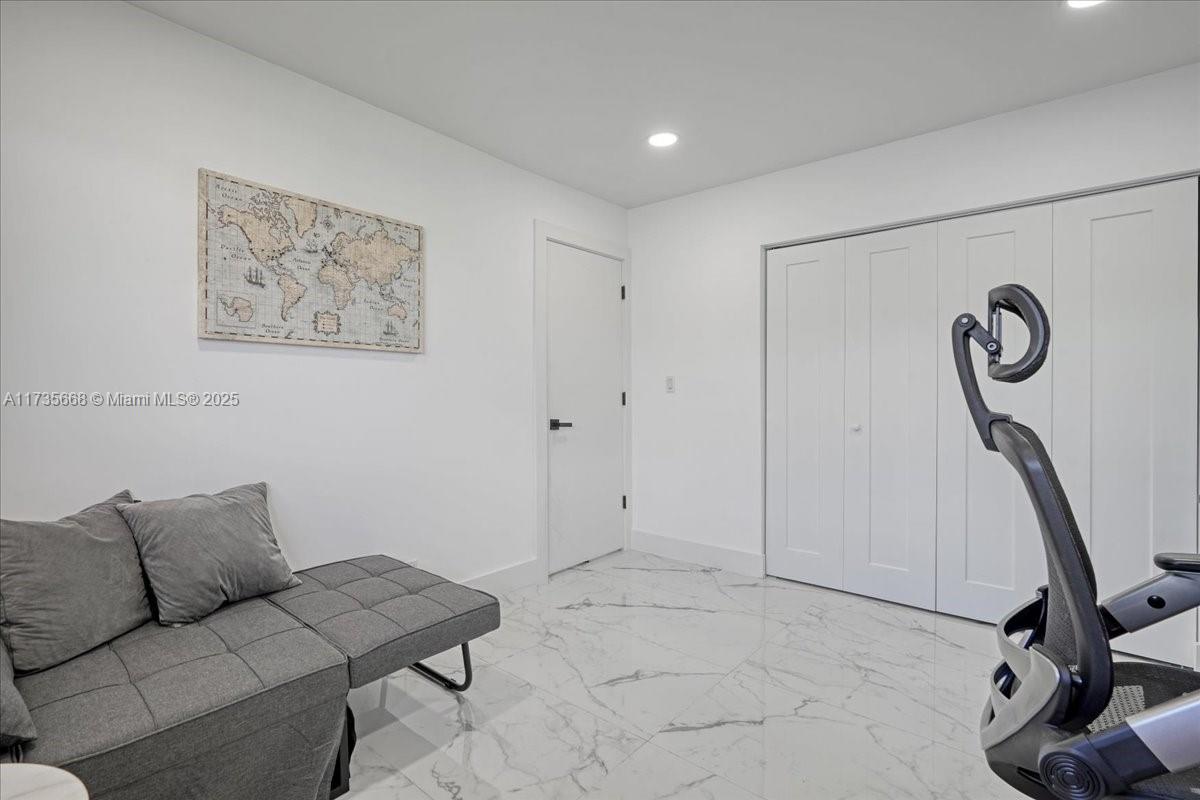205 SE 3rd Ave, Dania Beach, Florida image 22
