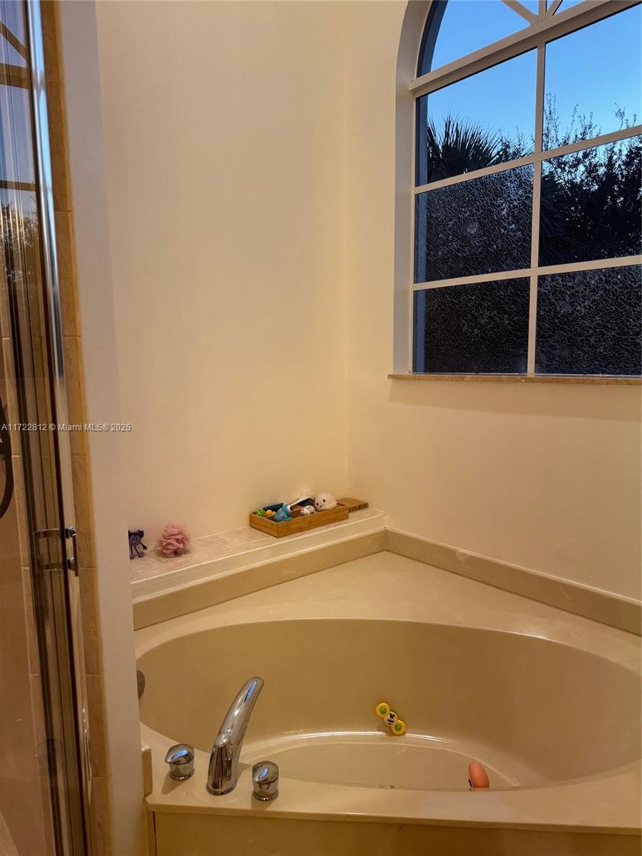 6421 Bella Cir #303, Boynton Beach, Florida image 11