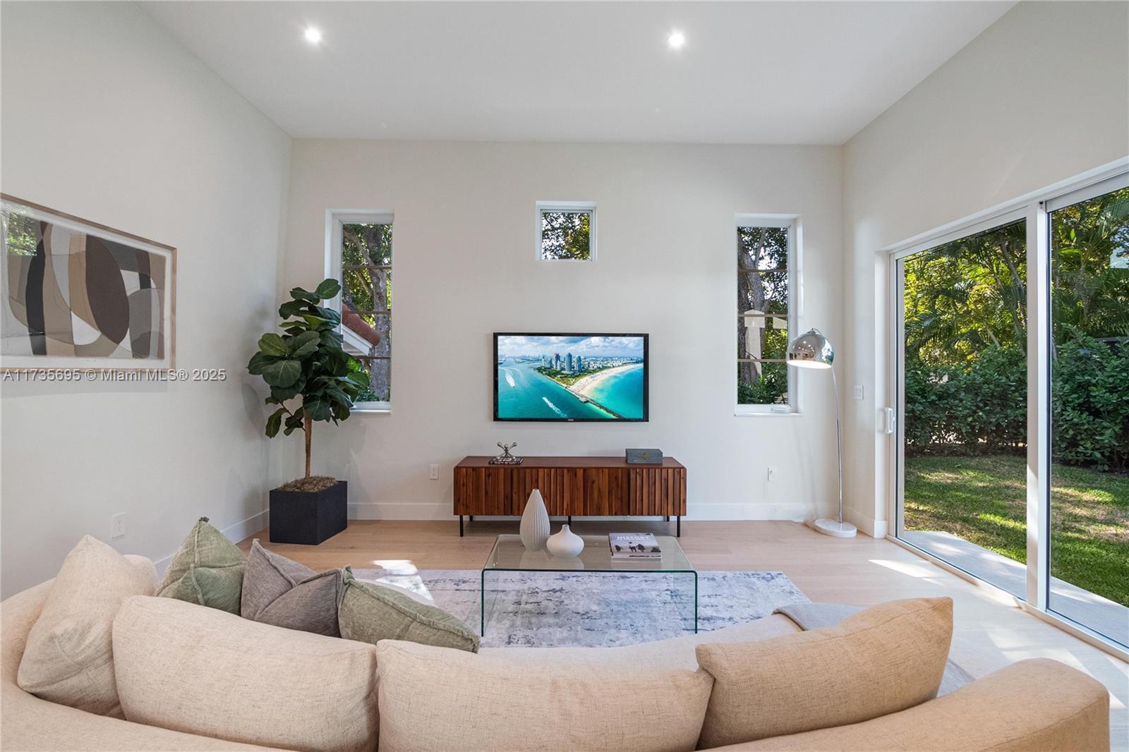 Listing Photo 11