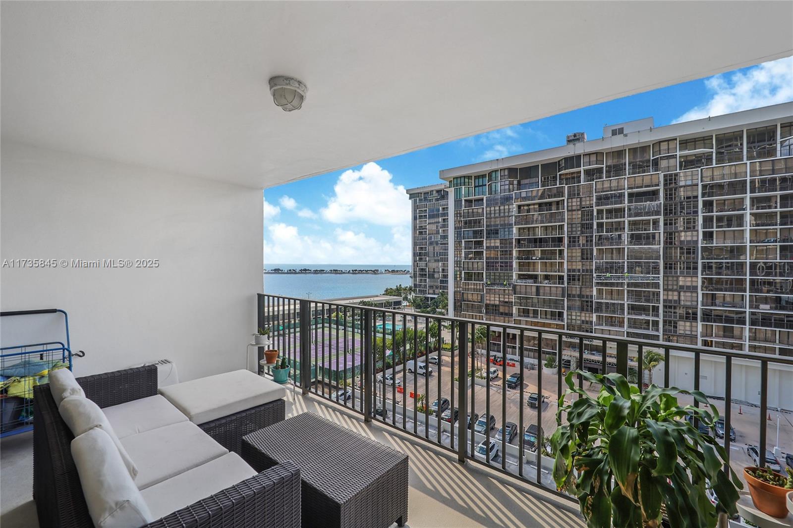 Listing Photo 11