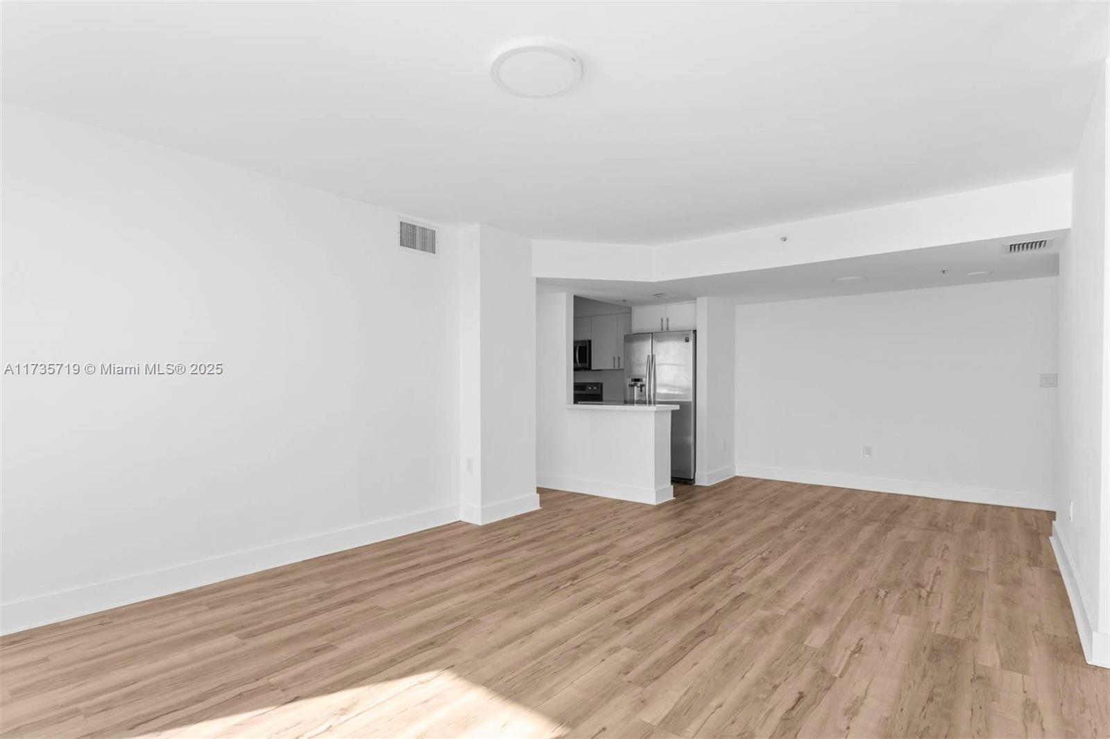 800 Claughton Island Dr #904, Miami FL 33131