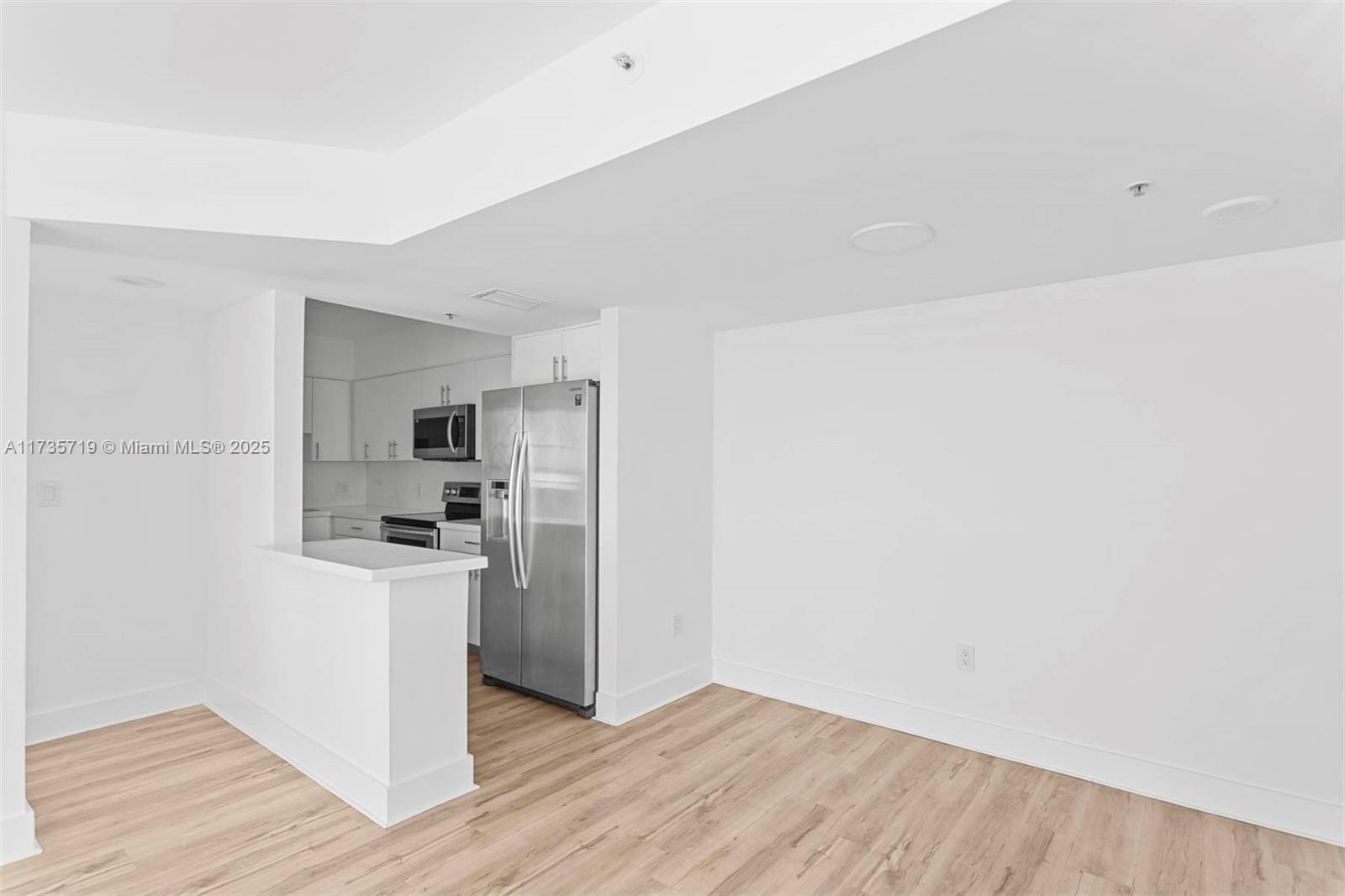 800 Claughton Island Dr #904, Miami FL 33131
