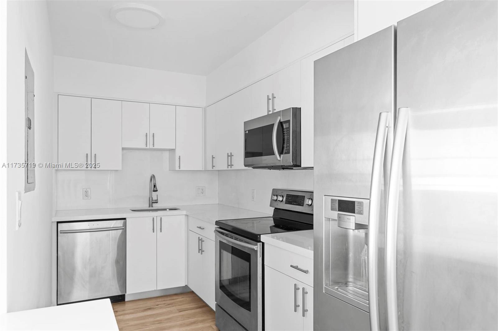 800 Claughton Island Dr #904, Miami FL 33131
