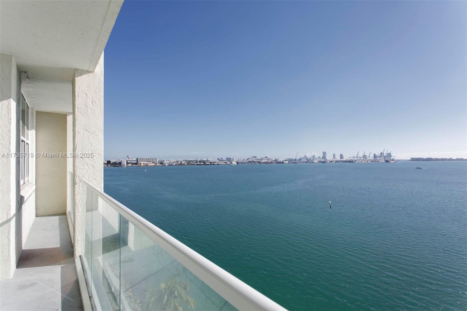 800 Claughton Island Dr #904, Miami FL 33131