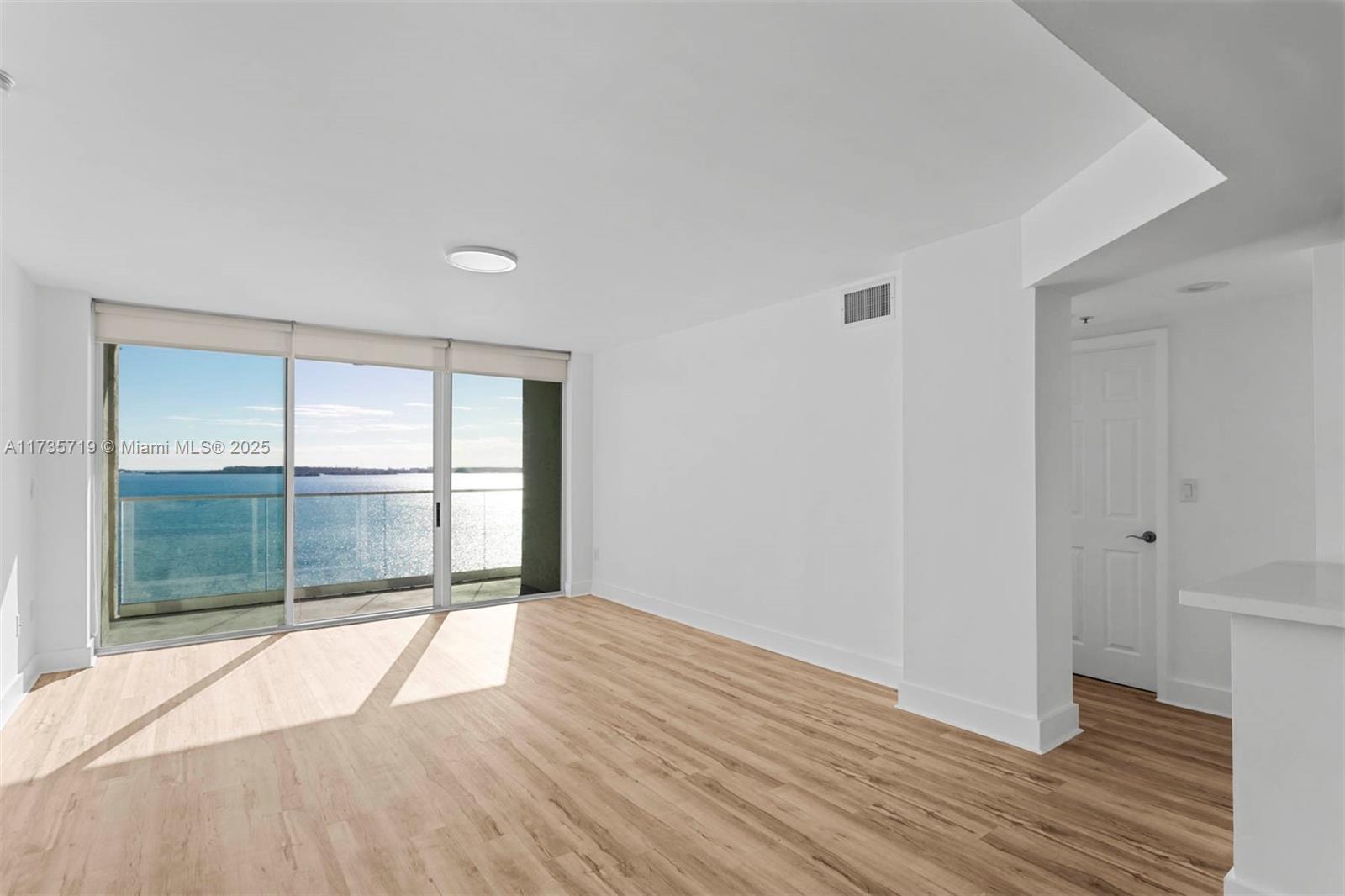 800 Claughton Island Dr #904, Miami FL 33131